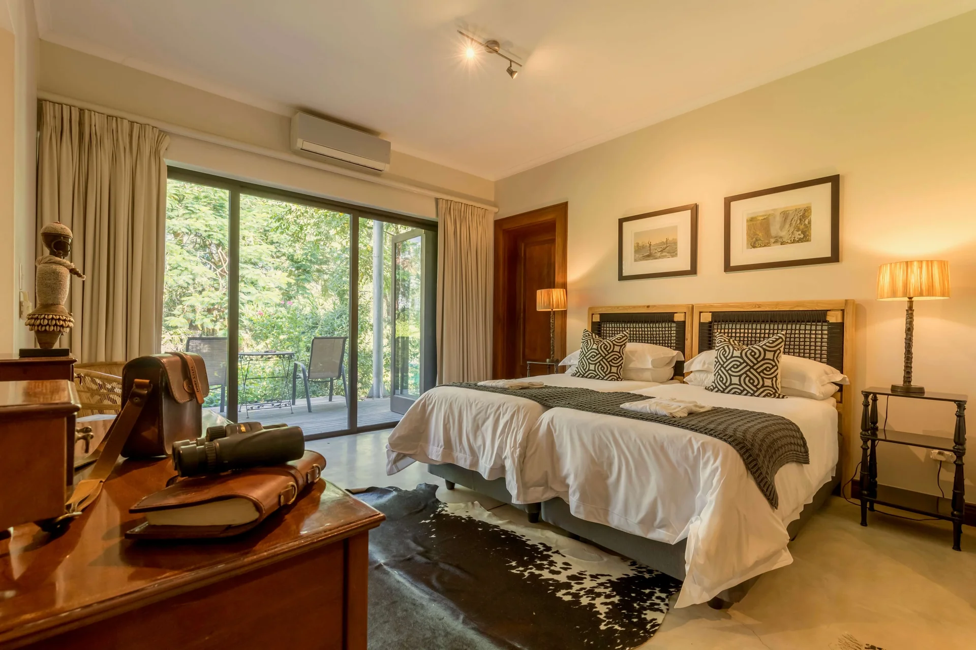 Elegant Classic Room
