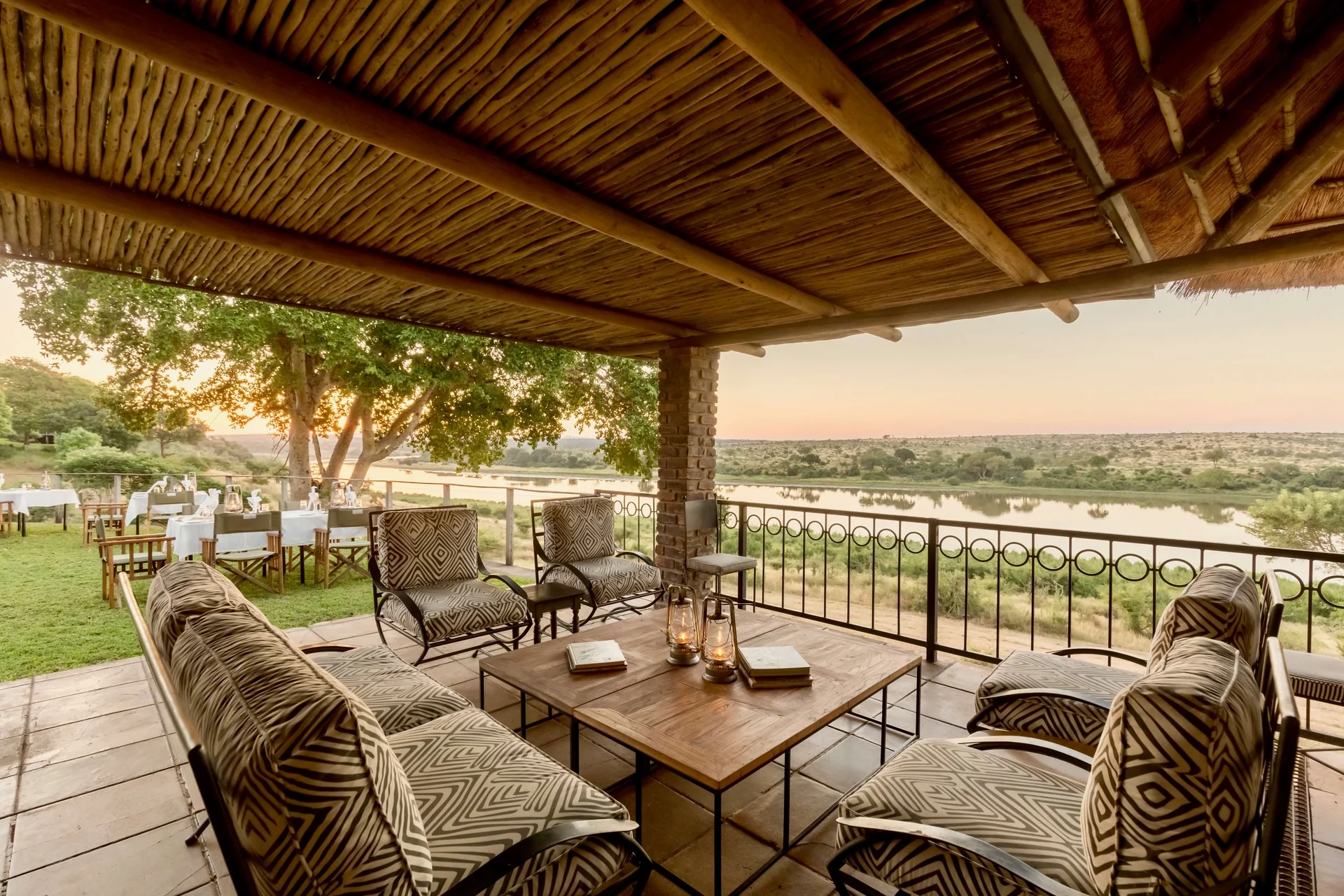 Outdoor Dining Deck